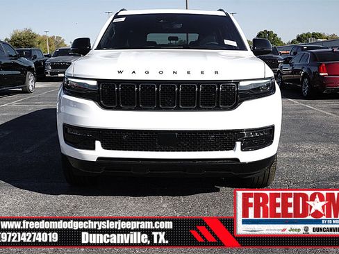 New 2025 Jeep Wagoneer L Series II w/ Premium Group I image 8