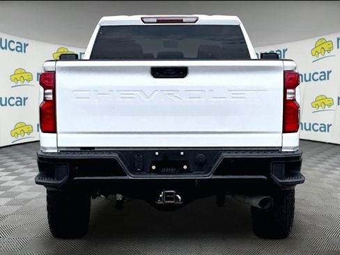Used 2024 Chevrolet Silverado 2500 Custom w/ Custom Convenience Package image 5