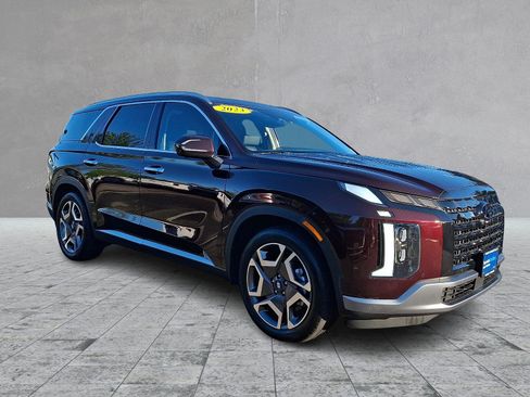 Used 2023 Hyundai Palisade Limited FWD image 3