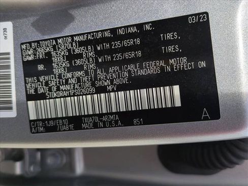 Used 2023 Toyota Highlander XLE FWD image 12