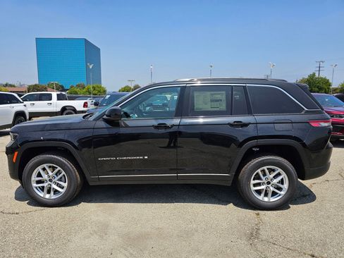 New 2026 Jeep Grand Cherokee Laredo RWD image 4