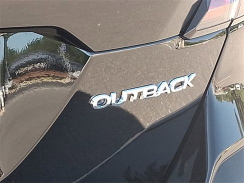 New 2025 Subaru Outback Limited image 11