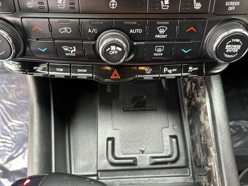 Used 2021 Dodge Durango R/T w/ Tow 'N Go Package AWD/4WD image 29
