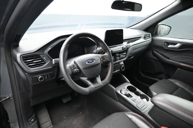 Used 2025 Ford Escape ST-Line AWD/4WD image 16