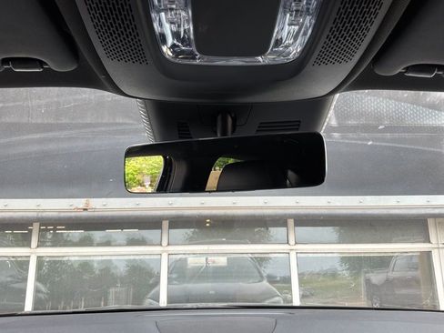 Used 2025 Mercedes-Benz GLA 250 image 18