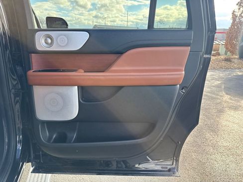 Used 2020 Lincoln Navigator L Reserve w/ Equipment Group 208A Reserve image 37