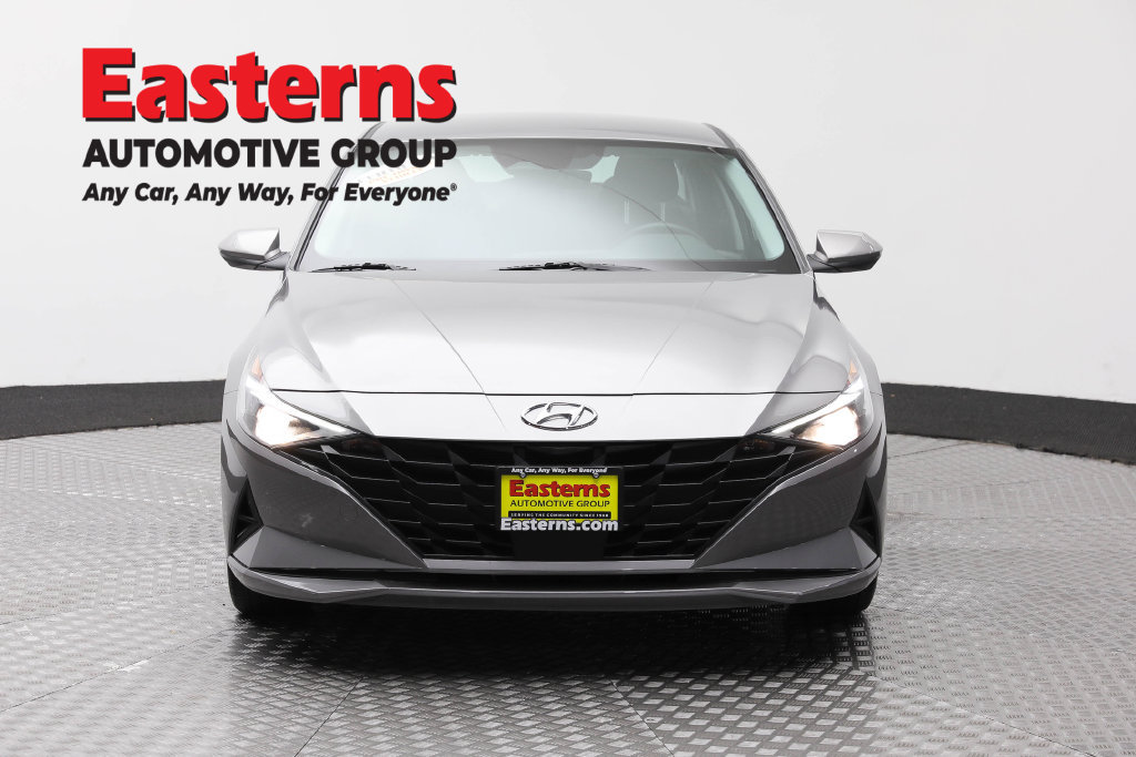 Used 2023 Hyundai Elantra SEL w/ Convenience Package FWD image 3