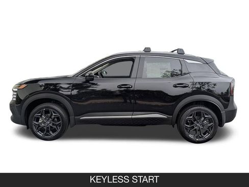 New 2026 Nissan Kicks SR FWD image 5