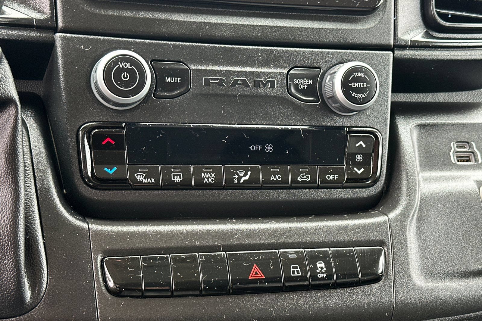 Used 2023 RAM ProMaster 2500 FWD image 23