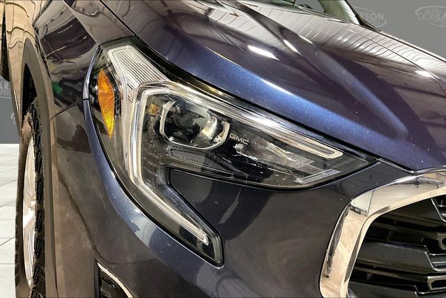 Used 2019 GMC Terrain SLE w/ Driver Convenience Package FWD image 4