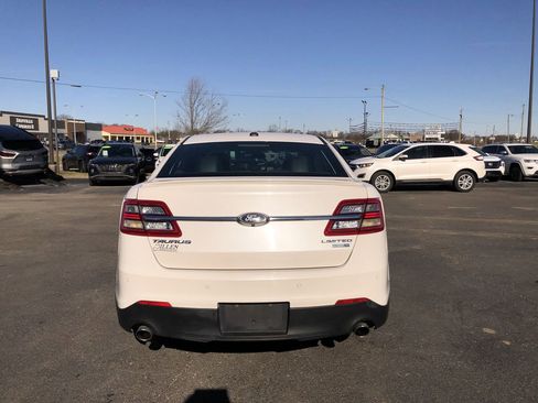 Used 2018 Ford Taurus Limited image 9