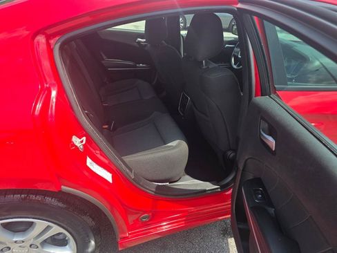 Used 2022 Dodge Charger SXT RWD image 11