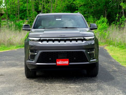 New 2026 Jeep Grand Wagoneer 2WD image 4