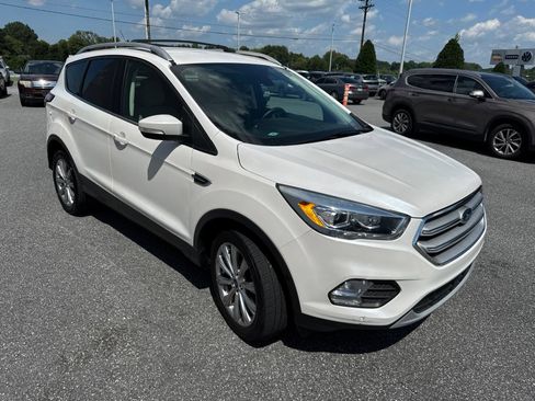 Used 2018 Ford Escape Titanium AWD/4WD image 3