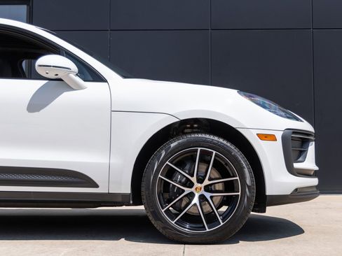 Certified 2026 Porsche Macan AWD/4WD image 13