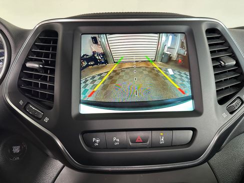 Used 2023 Jeep Cherokee Altitude Lux image 33