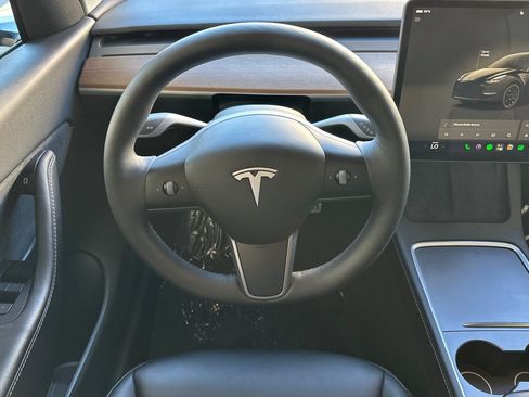 Used 2022 Tesla Model Y Performance AWD/4WD image 11