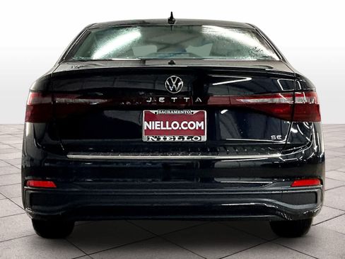 New 2026 Volkswagen Jetta SE FWD image 4