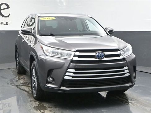 Used 2019 Toyota Highlander XLE image 52