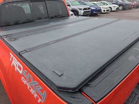 Certified 2016 Toyota Tacoma TRD Sport w/ Towing Package image 32