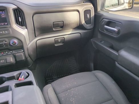 Used 2025 Chevrolet Silverado 1500 Custom image 18