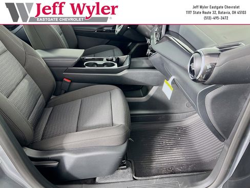 New 2026 Chevrolet Equinox LT FWD image 23