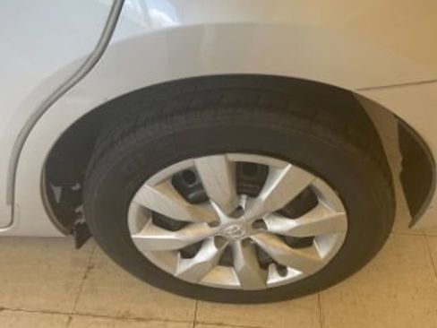 Used 2015 Toyota Corolla LE image 20