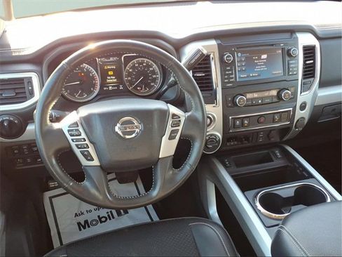 Used 2018 Nissan Titan PRO-4X image 23