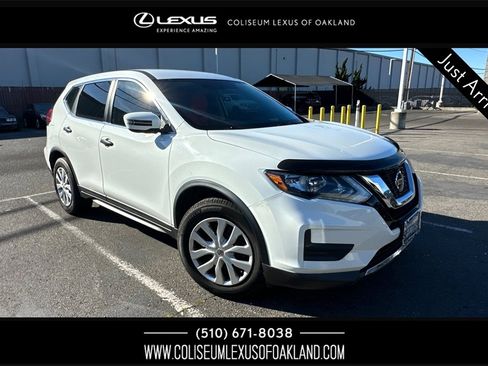Used 2018 Nissan Rogue S image 1