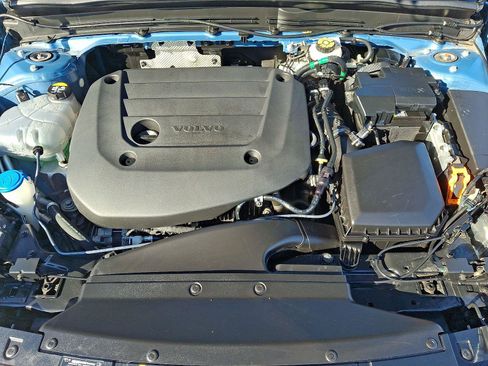 Certified 2023 Volvo XC40 B5 Plus image 27