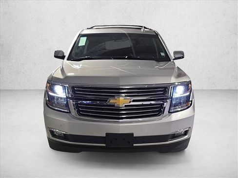 Used 2019 Chevrolet Suburban Premier AWD/4WD image 2