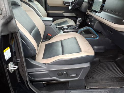 Used 2023 Ford Bronco Wildtrak image 8