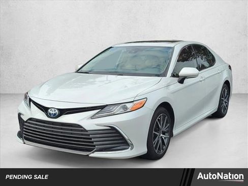 Used 2024 Toyota Camry XLE image 1