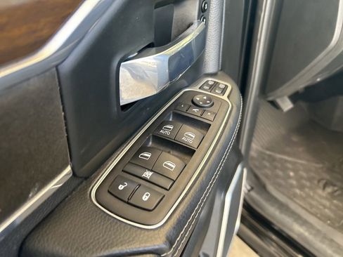 Used 2024 RAM 3500 Laramie image 38