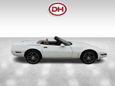 Used 1994 Chevrolet Corvette Convertible RWD image 2