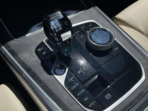 Used 2022 BMW X5 xDrive40i w/ M Sport Package image 32