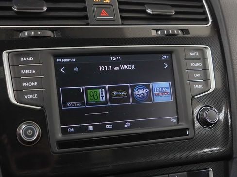 Used 2016 Volkswagen GTI SE image 28