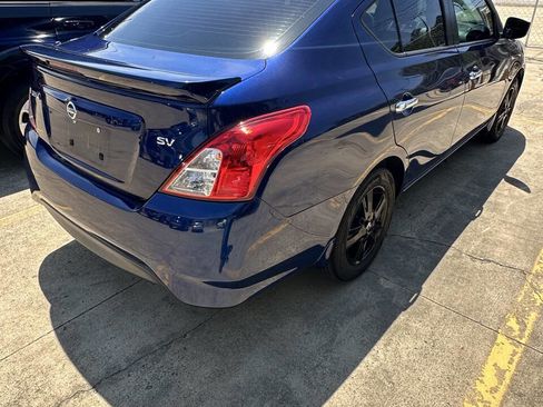 Used 2019 Nissan Versa SV image 6