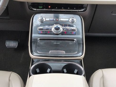 Used 2023 Lincoln Nautilus FWD w/ Premium Package image 19