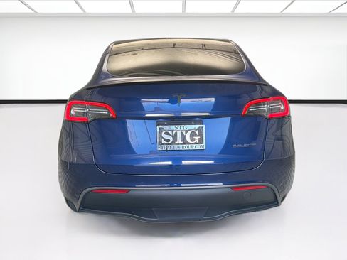 Used 2022 Tesla Model Y Performance AWD/4WD image 5
