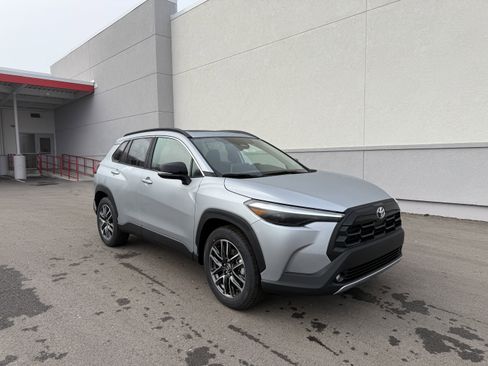 New 2026 Toyota Corolla Cross XLE image 2