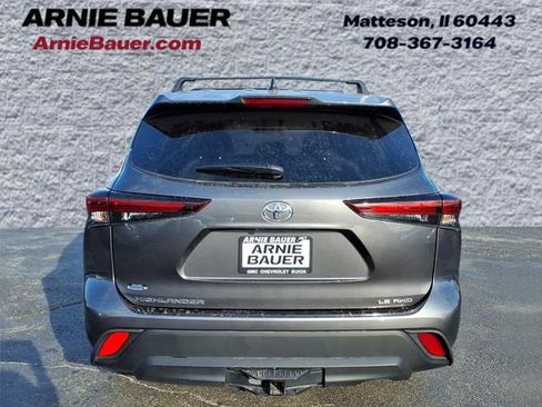 Used 2024 Toyota Highlander LE AWD/4WD image 8