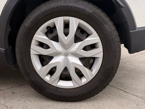 Used 2019 Toyota C-HR LE FWD image 19