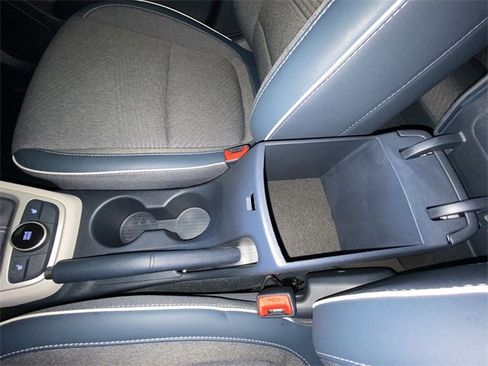 Used 2025 Hyundai Venue Limited image 21