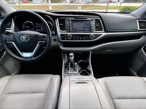 Used 2019 Toyota Highlander Limited Platinum image 15