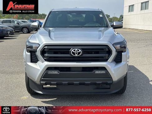 Used 2026 Toyota Tacoma SR5 AWD/4WD image 2