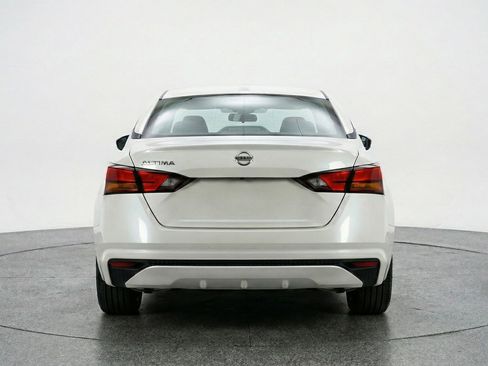 Used 2025 Nissan Altima 2.5 SV image 6