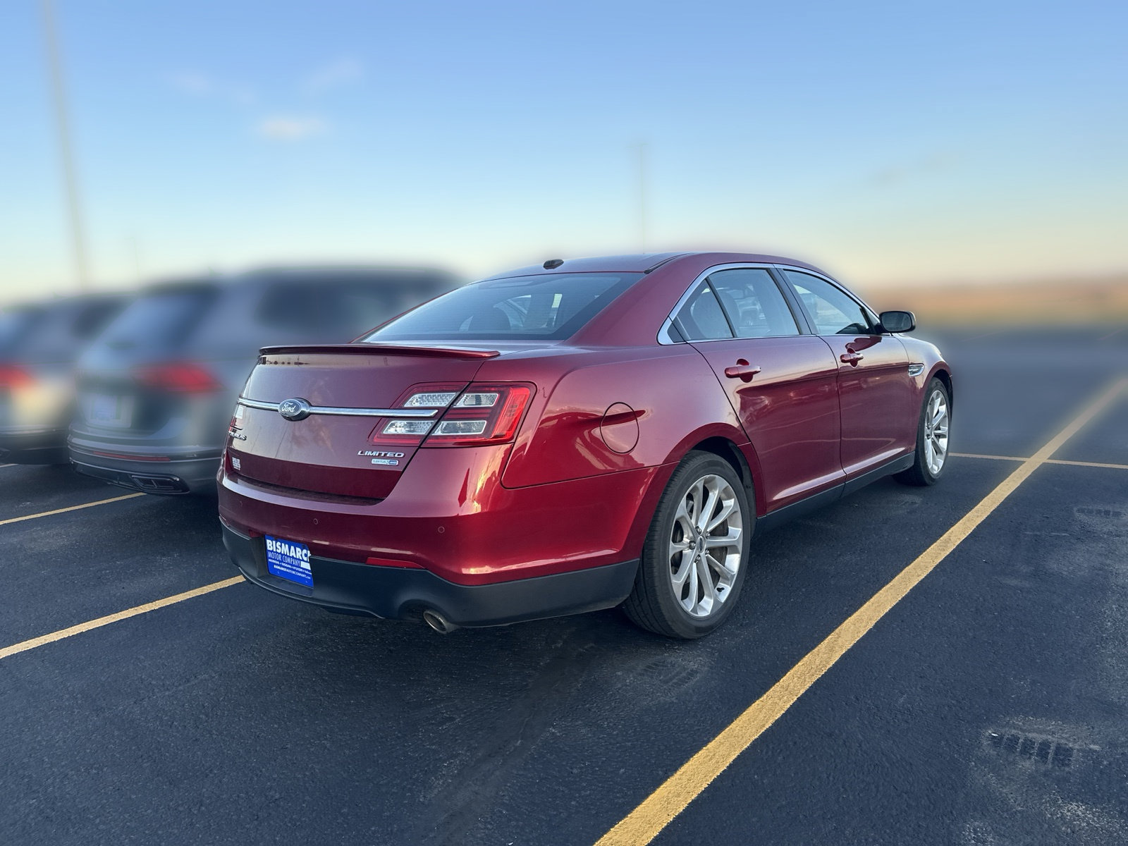 Used 2015 Ford Taurus Limited w/ Equipment Group 301A AWD/4WD image 3