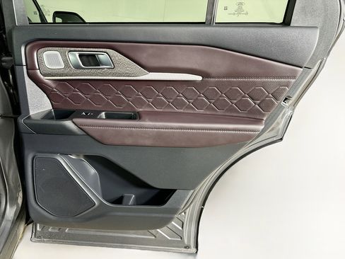 Used 2025 Ford Explorer Platinum w/ LUX Leather Package image 33