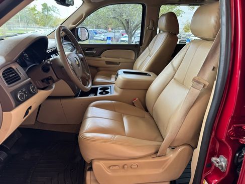 Used 2013 Chevrolet Suburban LT image 10